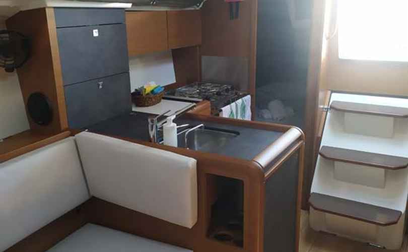 Sun Odyssey 349