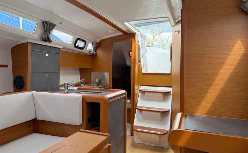 Sun Odyssey 349