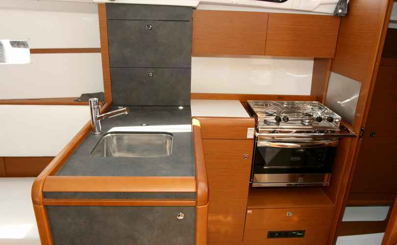 Sun Odyssey 349