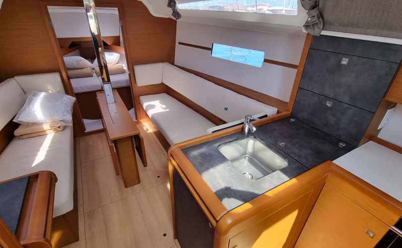 Sun Odyssey 349