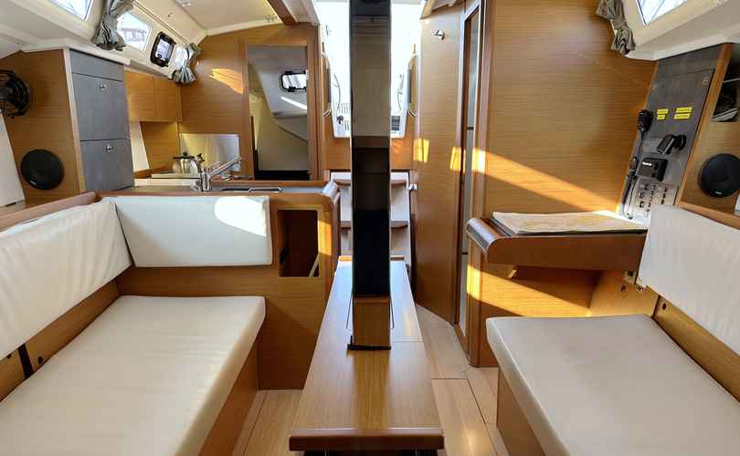 Sun Odyssey 349