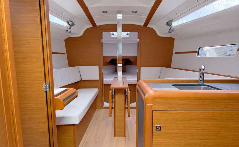 Sun Odyssey 349