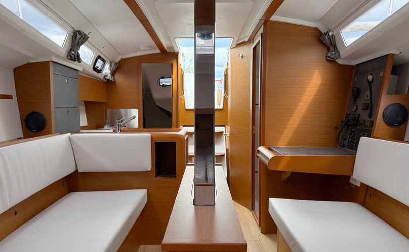 Sun Odyssey 349