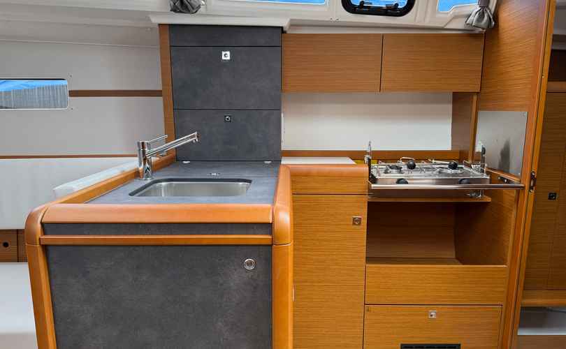 Sun Odyssey 349