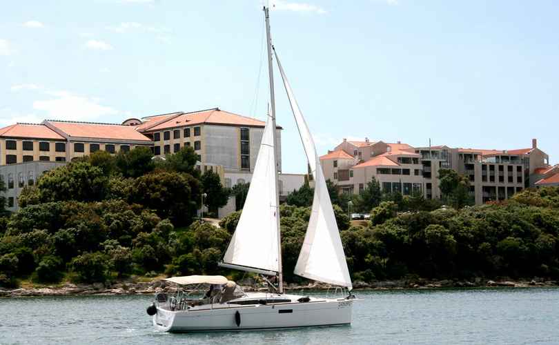 Sun Odyssey 349