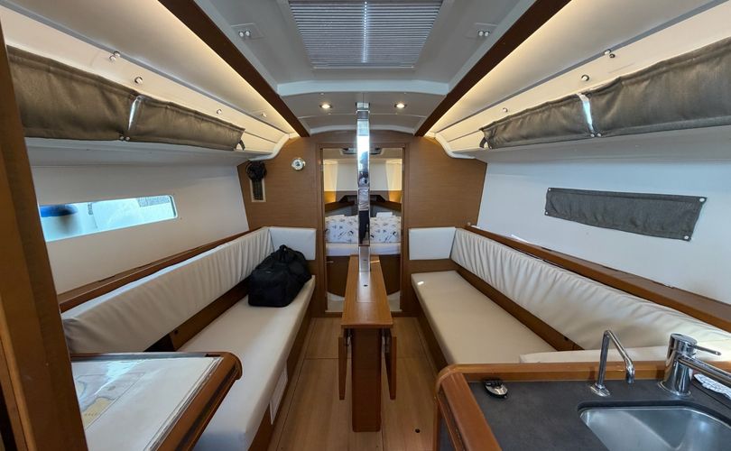 Photo Sun Odyssey 349 (2023)