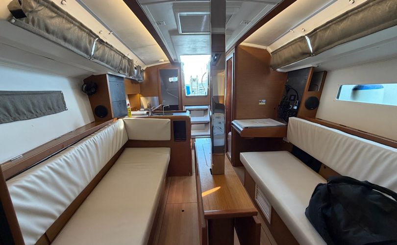 Photo Sun Odyssey 349 (2023)