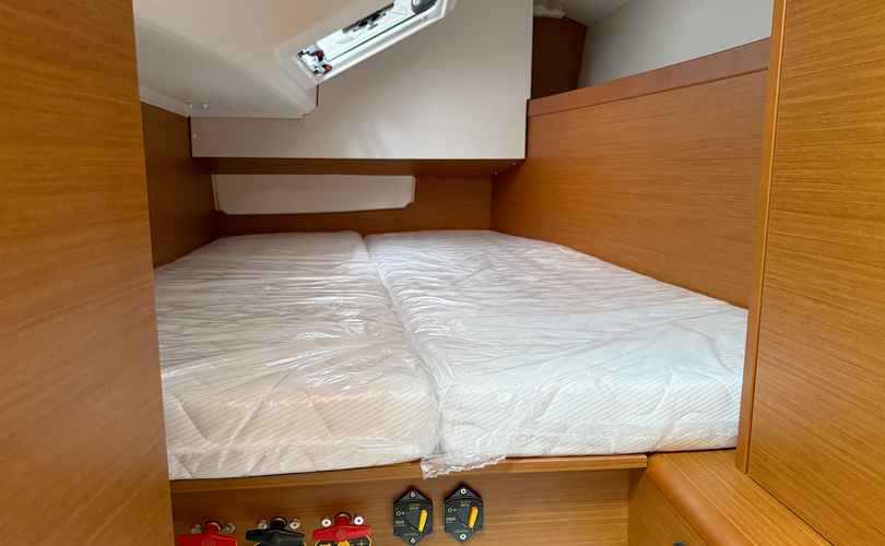 Photo Sun Odyssey 349 (2025)