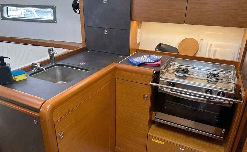 Sun Odyssey 349