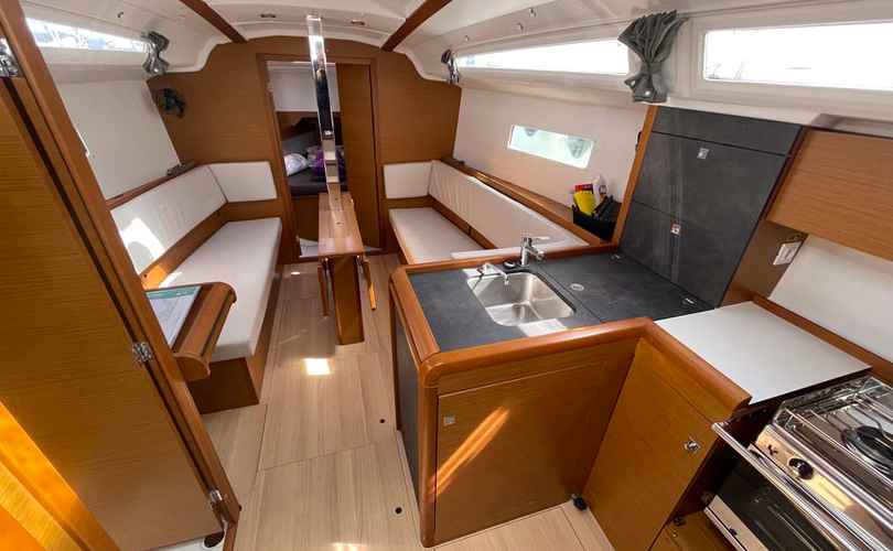 Sun Odyssey 349