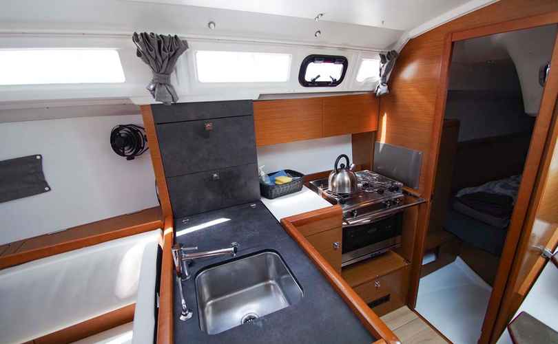 Sun Odyssey 349