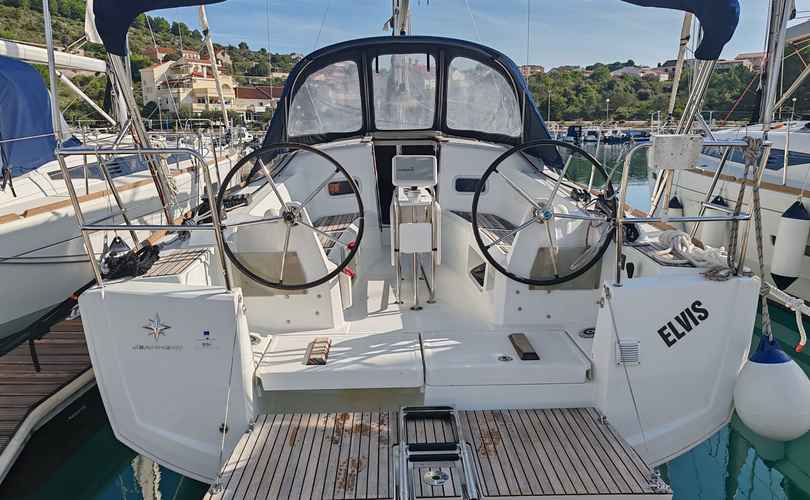 Sun Odyssey 349