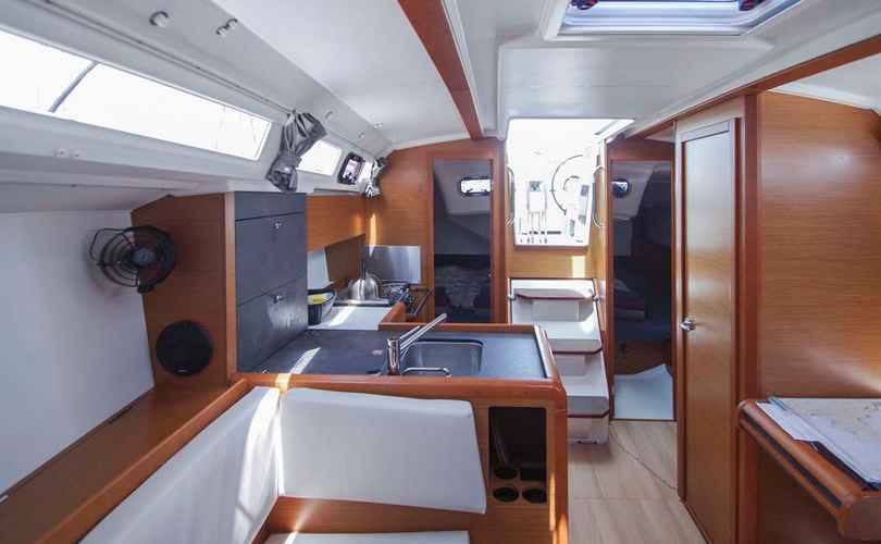 Sun Odyssey 349