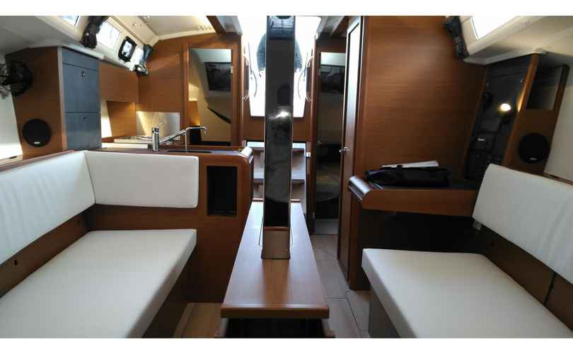 Sun Odyssey 349