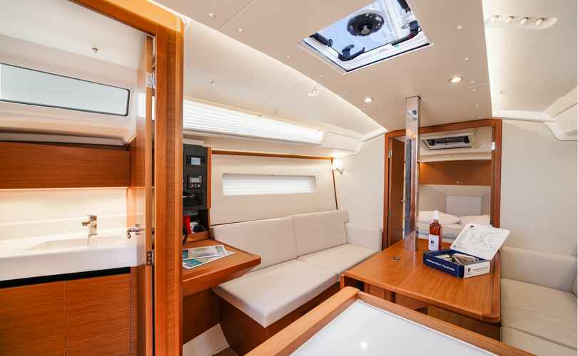 Photo Sun Odyssey 350 (2025)