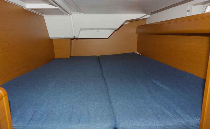 Sun Odyssey 379