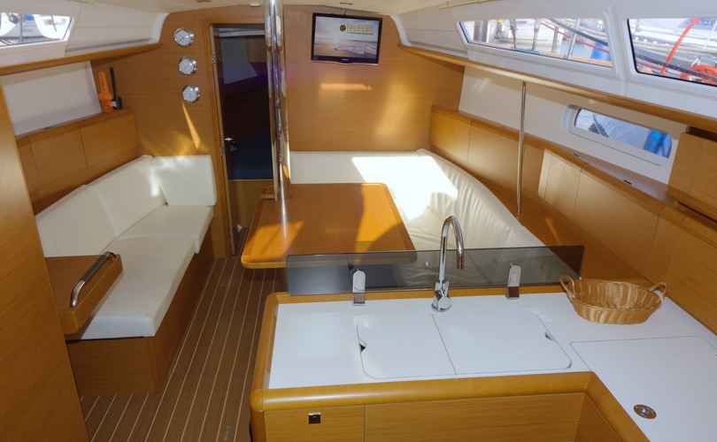 Photo Sun Odyssey 379 (2013)