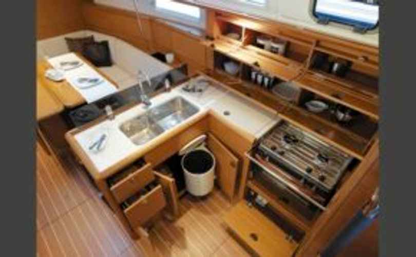 Photo Sun Odyssey 379 (2012)