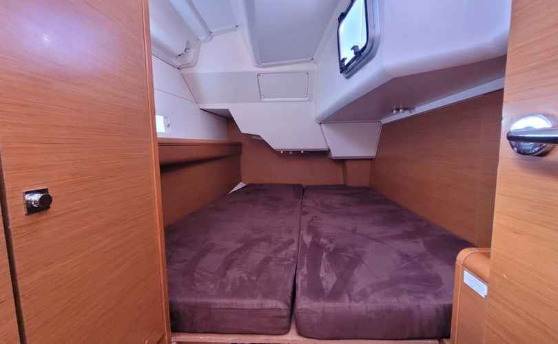 Sun Odyssey 379