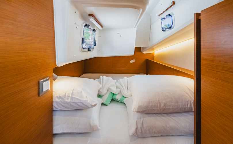 Sun Odyssey 380