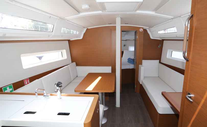 Photo Sun Odyssey 380 (2025)