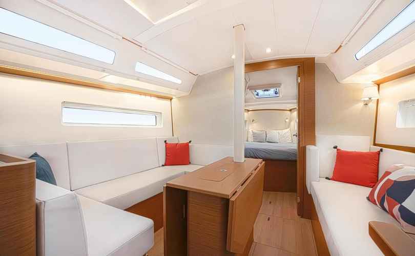 Photo Sun Odyssey 380 (2025)