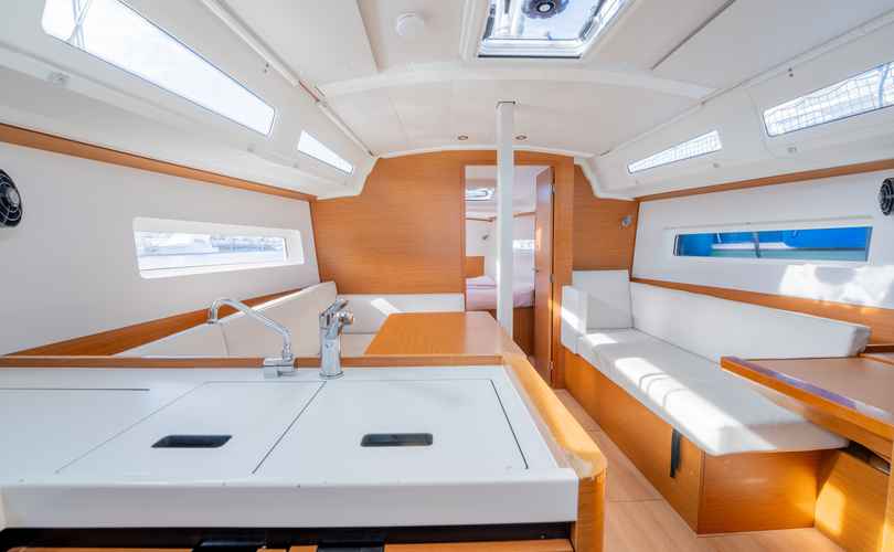 Photo Sun Odyssey 380 (2025)