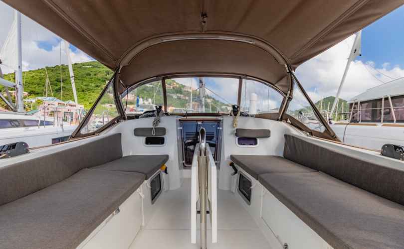 Sun Odyssey 380