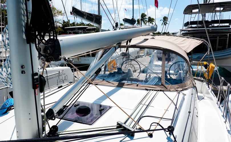 Sun Odyssey 380