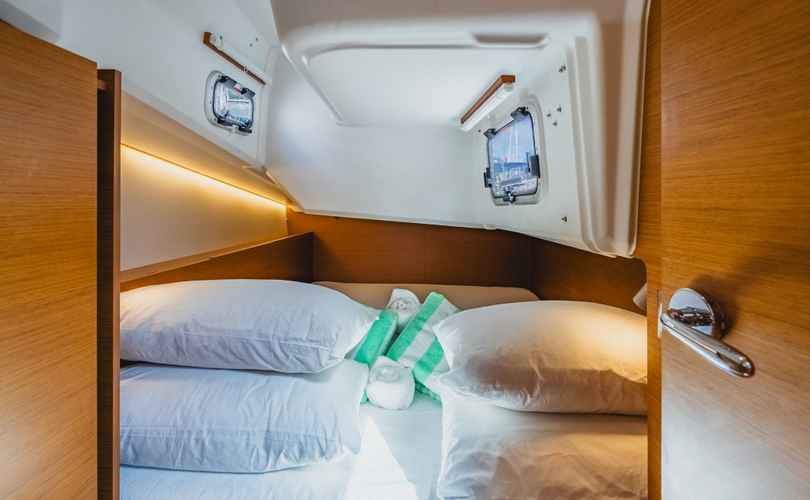 Sun Odyssey 380