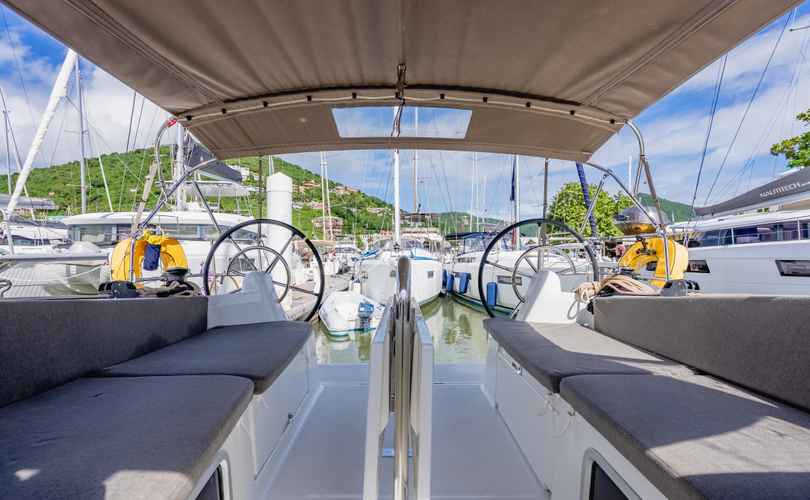 Sun Odyssey 380