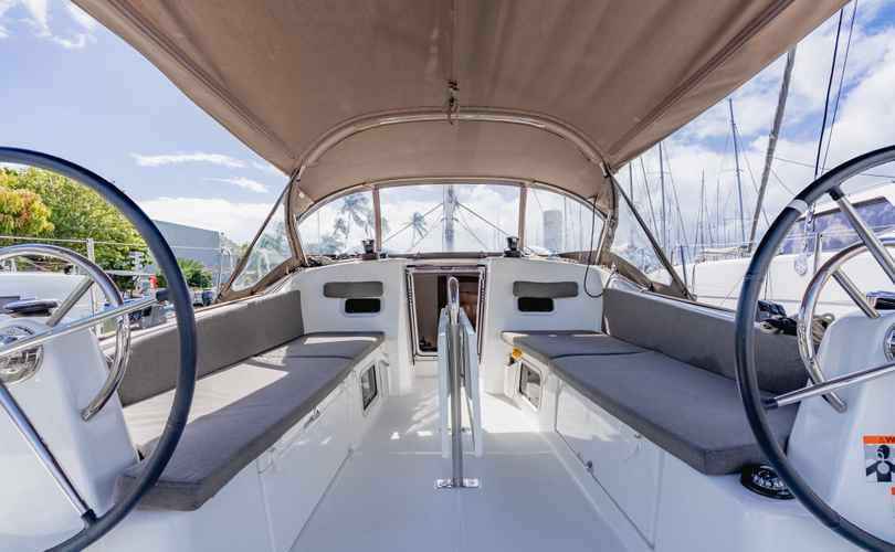 Sun Odyssey 380