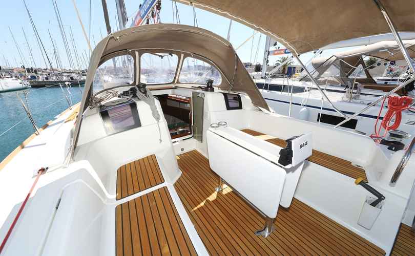 Sun Odyssey 389