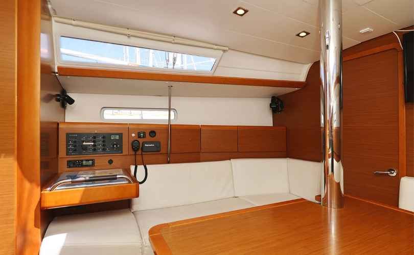 Sun Odyssey 389