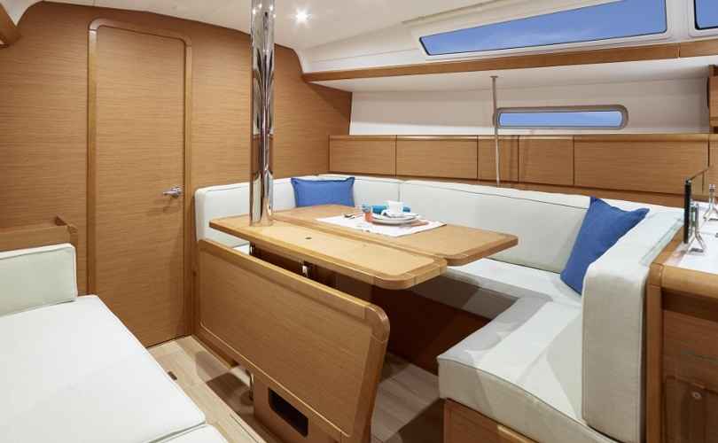 Sun Odyssey 389