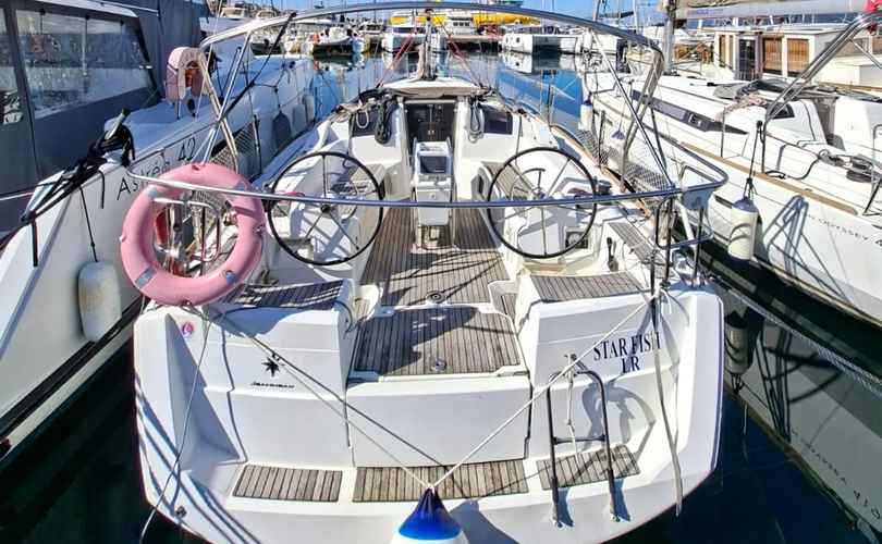 Sun Odyssey 389