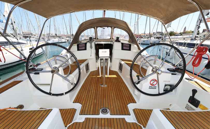Sun Odyssey 389
