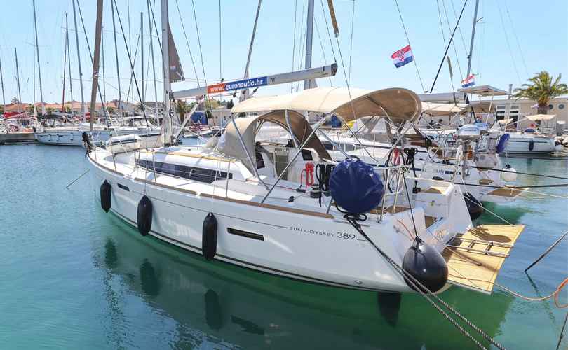 Sun Odyssey 389