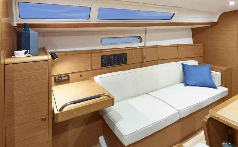 Sun Odyssey 389