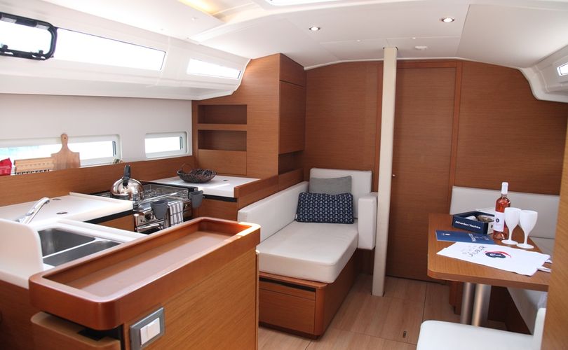 Photo Sun Odyssey 410 (2023)