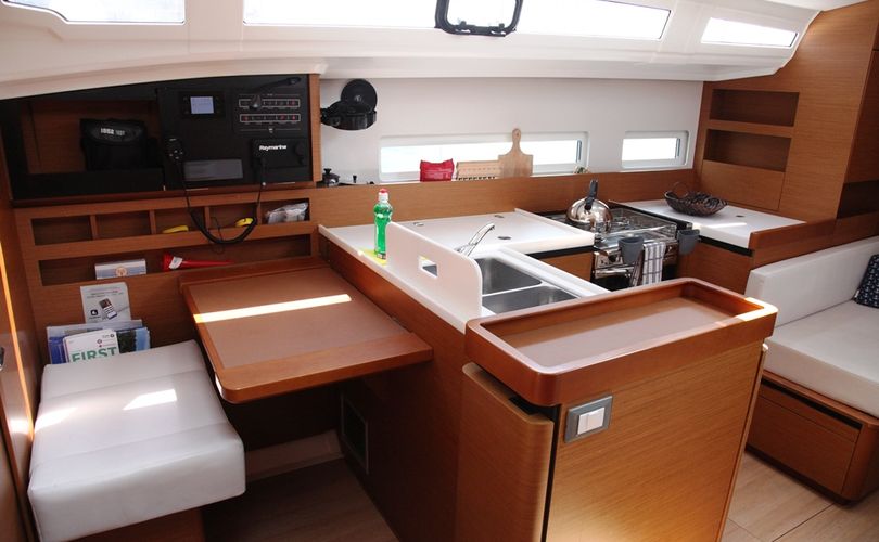 Photo Sun Odyssey 410 (2023)