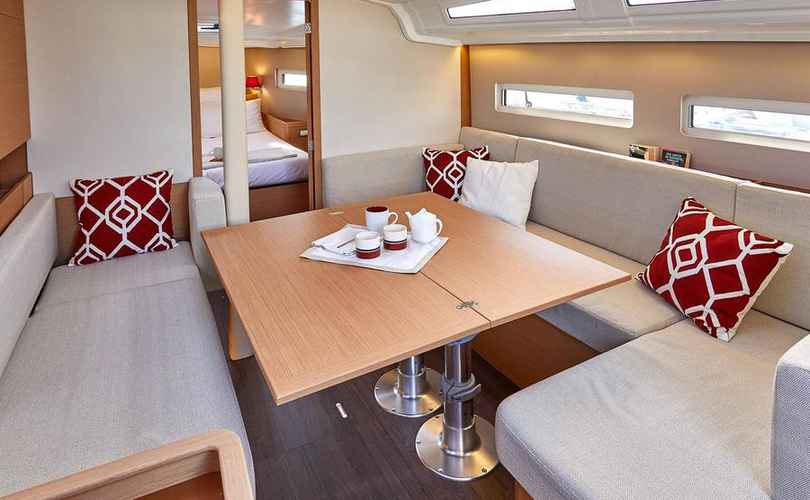 Sun Odyssey 410