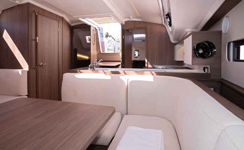 Sun Odyssey 415