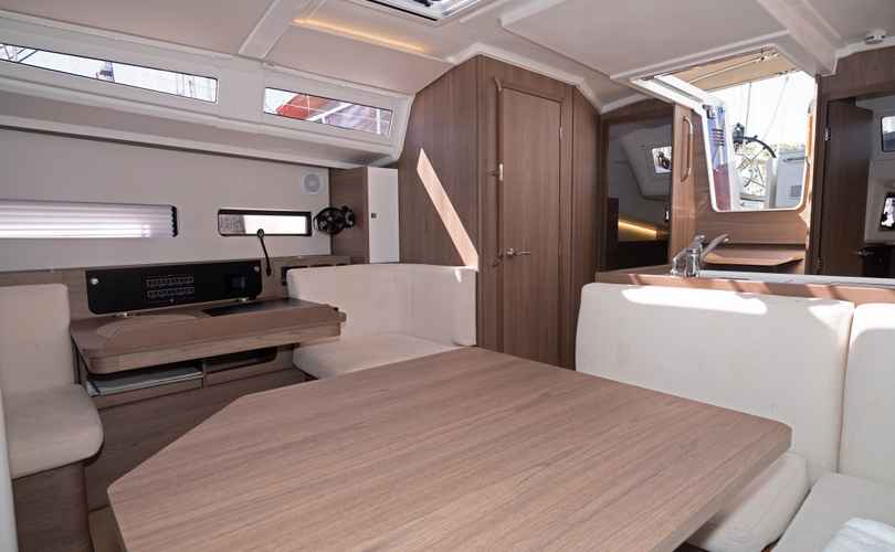 Sun Odyssey 415