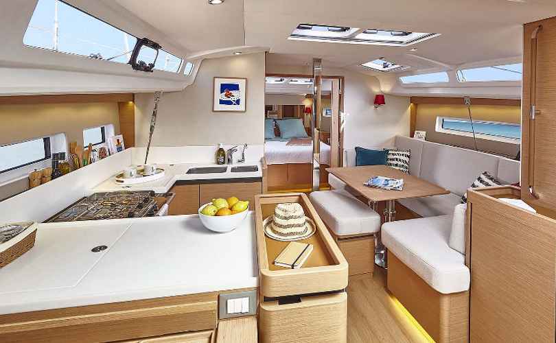 Sun Odyssey 440