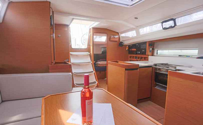 Sun Odyssey 440