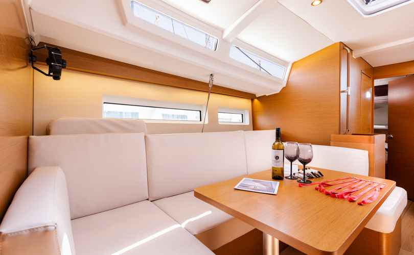 Sun Odyssey 440