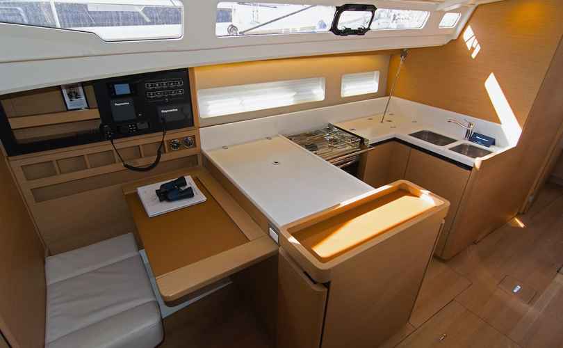 Sun Odyssey 440