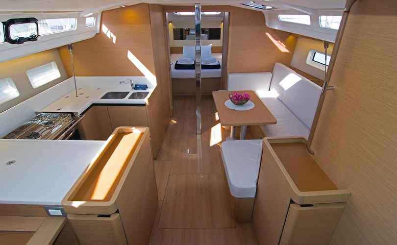 Sun Odyssey 440
