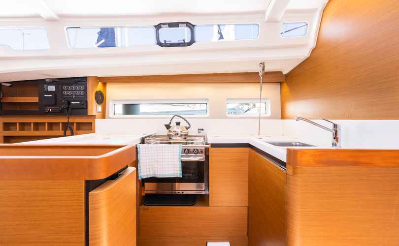 Sun Odyssey 440